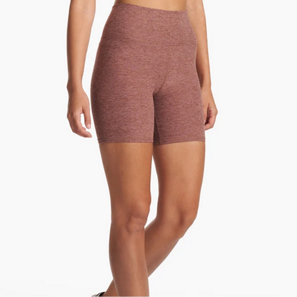 Vuori Women's Clean Elevation Shorty High-Waisted Yoga Biking Run Shorts